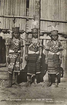Urubamba. Piras en traje de novias