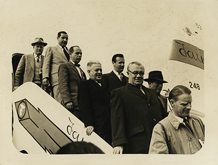 Llegada de Paul Bryan y William Teeling junto a una comitiva de diplomáticos extranjeros al Cusco