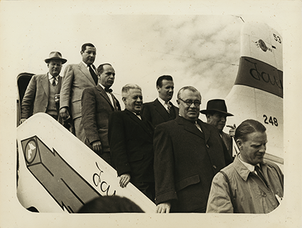 Llegada de Paul Bryan y William Teeling junto a una comitiva de diplomáticos extranjeros al Cusco