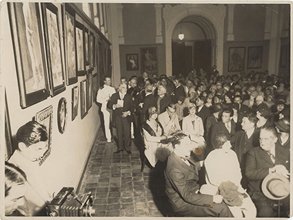 Daniel Hernández y Augusto B. Leguía en la exposición de la Escuela Nacional de Bellas Artes