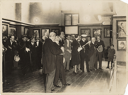 Daniel Hernández y Augusto B. Leguía en la exposición de la Escuela Nacional de Bellas Artes