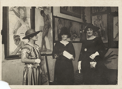 En la exposición oficial de la Escuela Nacional de Bellas Artes