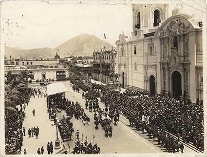 Ceremonia de inauguración del monumento a Francisco Pizarro