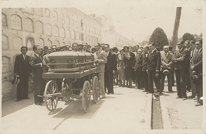 Féretro de Daniel Hernández en el Cementerio General
