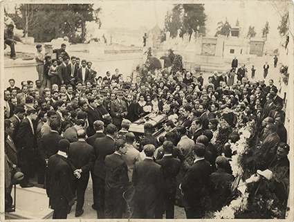Féretro de Daniel Hernández en el Cementerio General