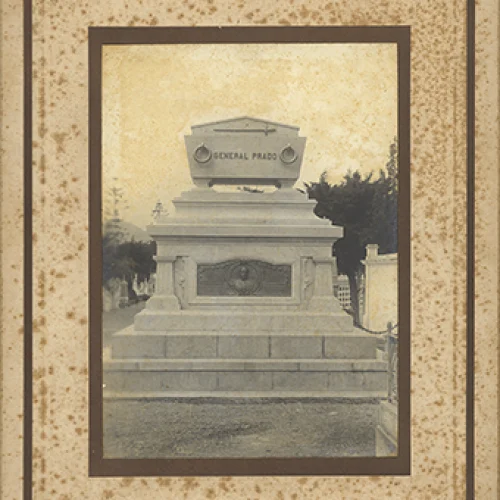 Mausoleo de Mariano I. Prado en el Cementerio General