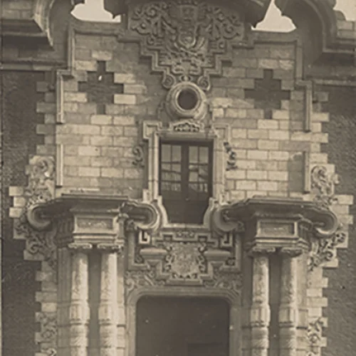 Portada de la Escuela de Bellas