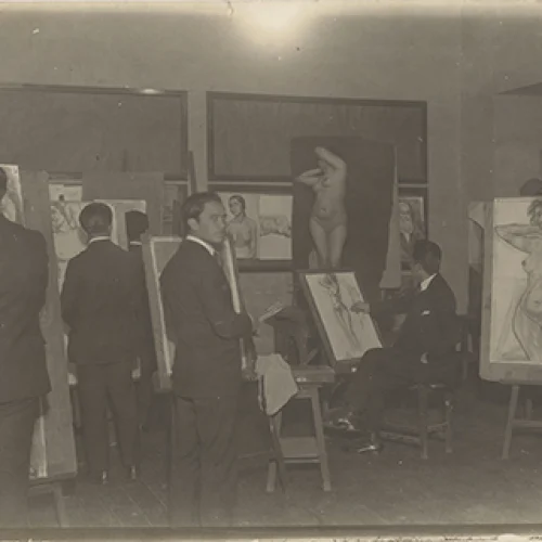 Clase vespertina de dibujo en la Escuela Nacional de Bellas Artes