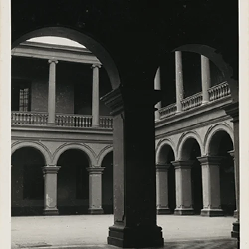Patio de la antigua Biblioteca Nacional​
