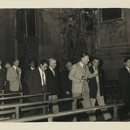 Paul Bryan y William Teeling junto a una comitiva de diplomáticos extranjeros en la iglesia de Nuestra Señora de la Merced